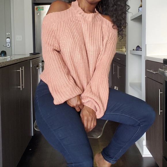 Oversized Knit Sweater (1 LEFT) - Picture 2 of 4